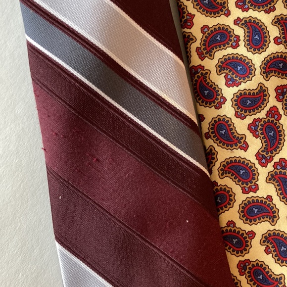 Assorted silk ties 4 in group - Picture 3 of 8